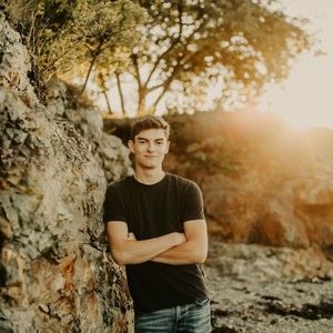 Meet your Posher, Logan